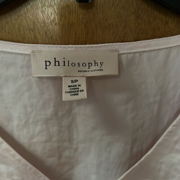 Light pink shell blouse for work or play - Picture 2 of 7